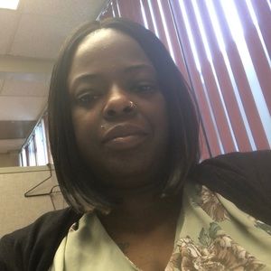 Meet your Posher, Leona